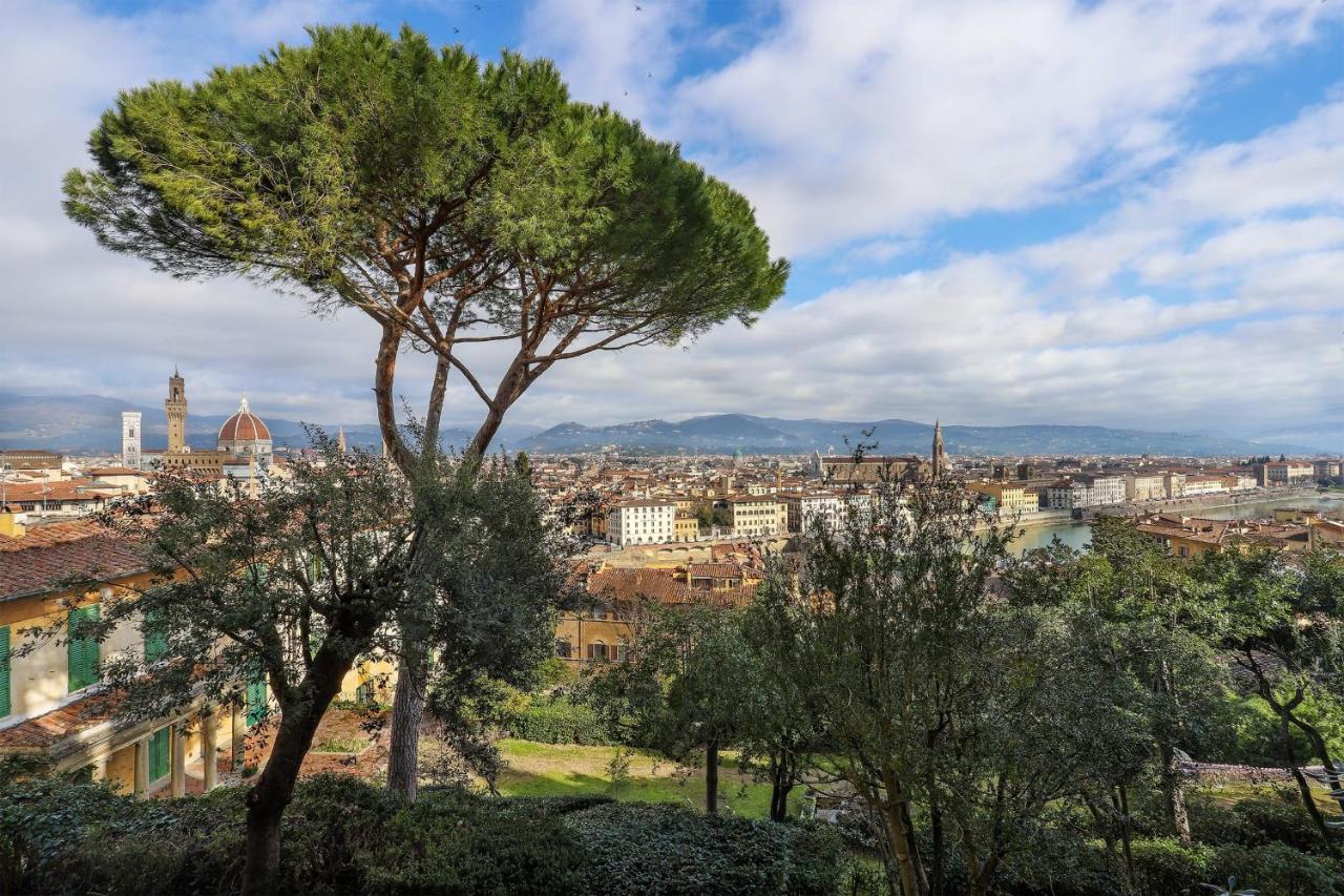 Florence In The Window- Unique View Exterior photo