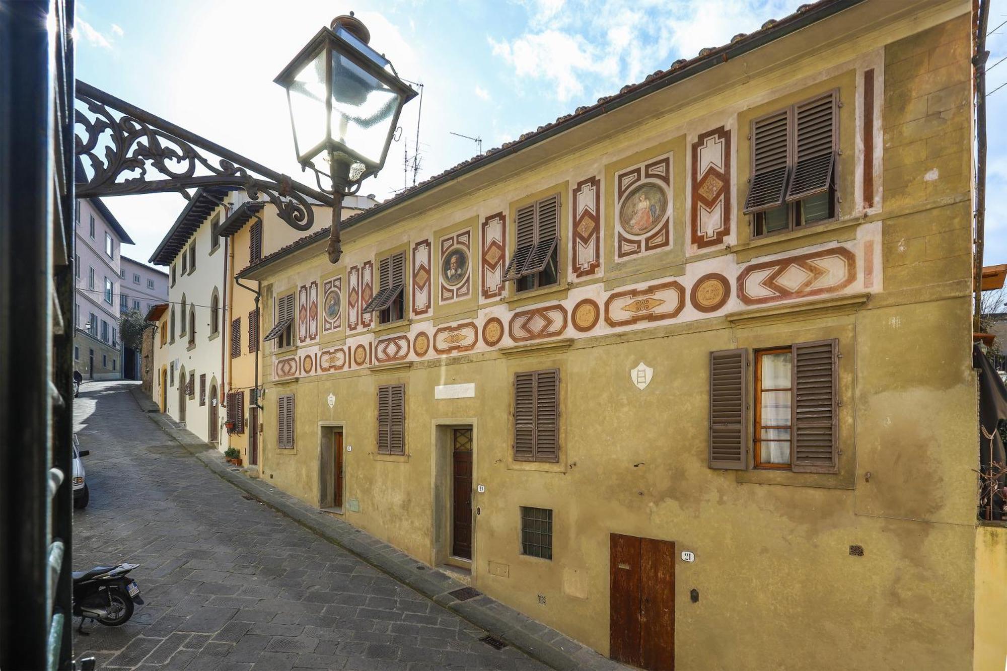 Florence In The Window- Unique View Exterior photo